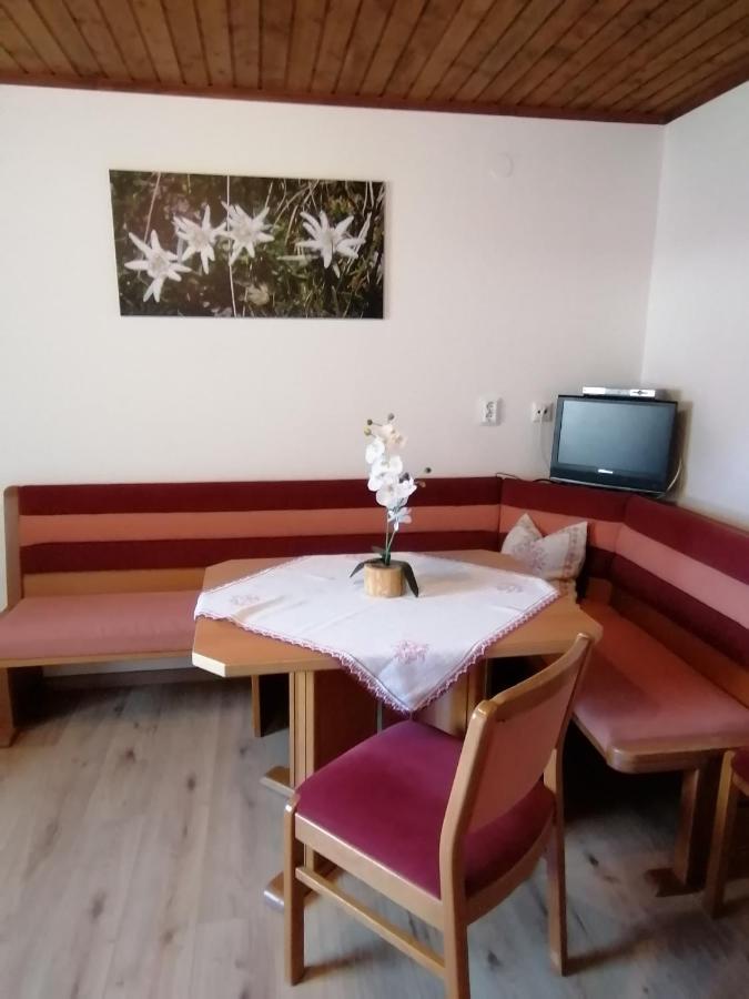 Ferienwohnung Prast Ainet エクステリア 写真